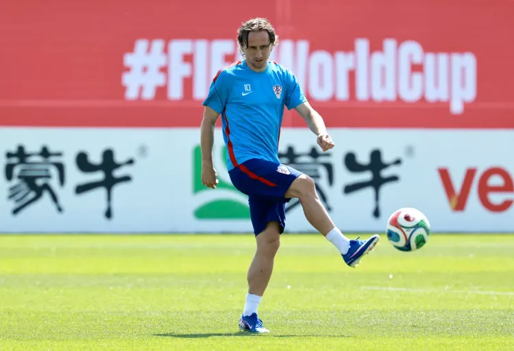 Modric extends AC Milan contract until June 2027 at age 40