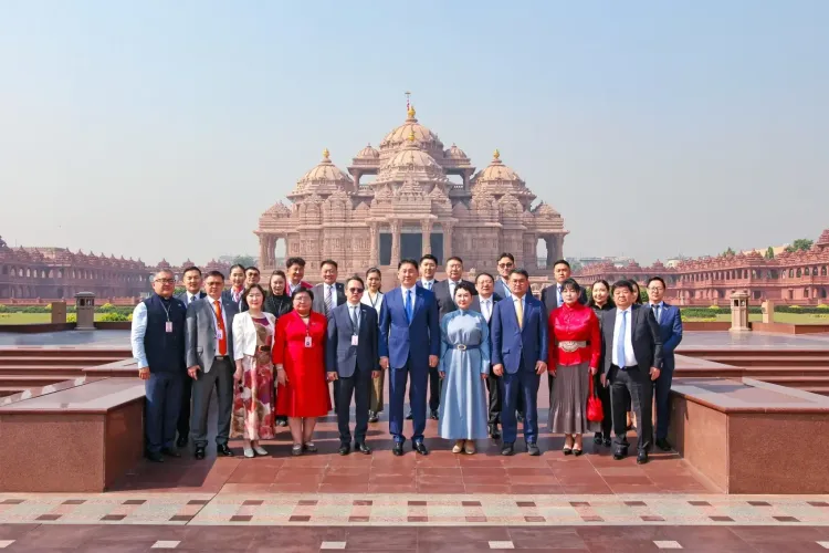 How is the Mongolian President deepening spiritual ties with India?