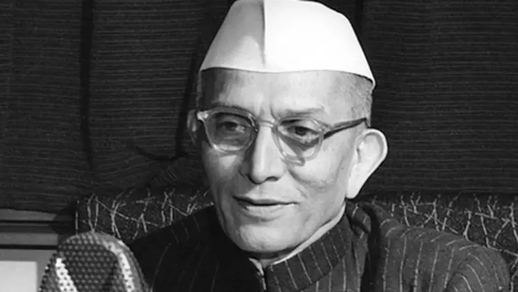 मोरारजी देसाई: इंदिरा गांधी से मतभेद के बाद उप-प्रधानमंत्री पद से इस्तीफा देकर बने पहले गैर-कांग्रेस प्रधानमंत्री