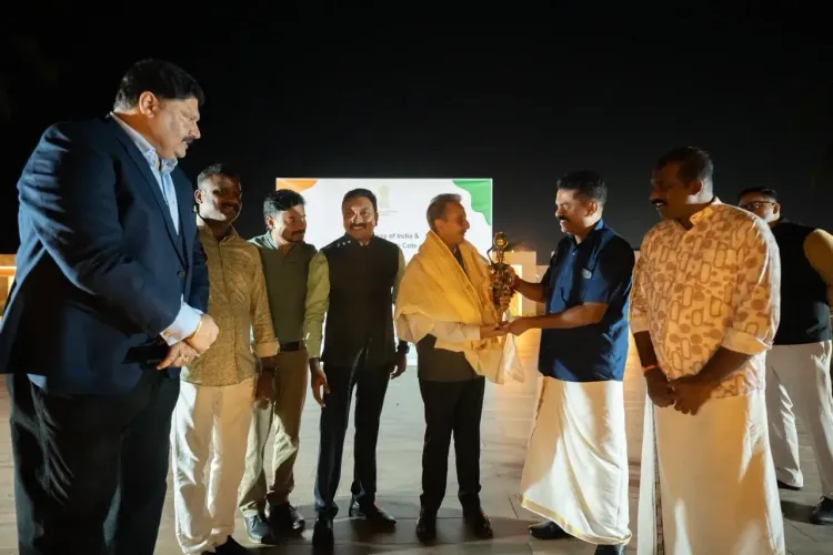 MoS Kirti Vardhan Singh meets Indian diaspora in Cote d'Ivoire