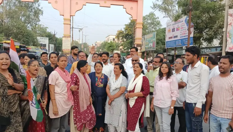 What Led Congress Leaders to Protest in Mandsaur Over Girl Students' Harassment?