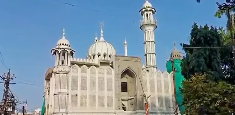 Ujjain Friday prayers pass off peacefully under heavy security after Shahi Masjid clashes