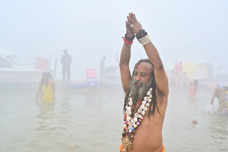 क्या सीएम योगी आदित्यनाथ ने प्रयागराज में माघ मेले की तैयारियों की समीक्षा की?