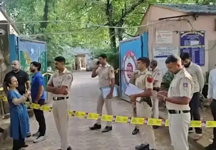 Did Multiple Schools in Delhi Receive Bomb Threats?