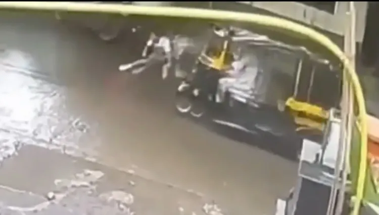 मुंबई के विले पार्ले में हिट एंड रन: मीठीबाई कॉलेज के पास छात्रा को बाइक ने मारी टक्कर, जुहू पुलिस ने दर्ज किया मामला