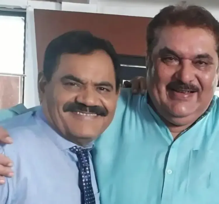 मुश्ताक खान के जनाजे में बड़े स्टार नदारद, रजा मुराद बोले — 'उद्योगपति की शादी होती तो वेटर बन जाते'