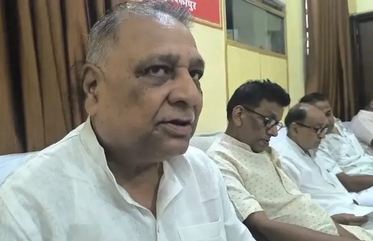 मुजफ्फरपुर में रेलवे सुविधाओं के विस्तार की मांग: उत्तर बिहार चैंबर ने रेलवे अधिकारियों को सौंपी 8 सूत्री माँग