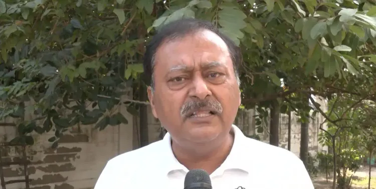 योगी के माफिया-जमीन ऐलान पर विपक्ष का पलटवार: 'नाम बदलने से काम नहीं बदलता'