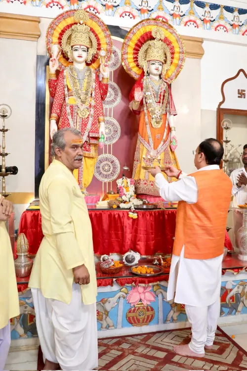 Nadda Offers Prayers at Birla Mandir as Modi Marks Longest-Serving Elected PM Record