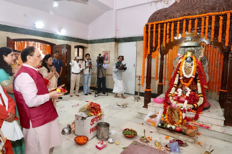 Nadda seeks blessings at CR Park Kali Mandir on Navratri Day 7