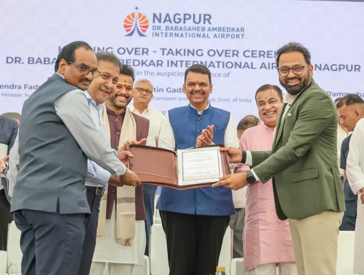 Nagpur Airport handed over to GMR Aero in presence of CM Fadnavis