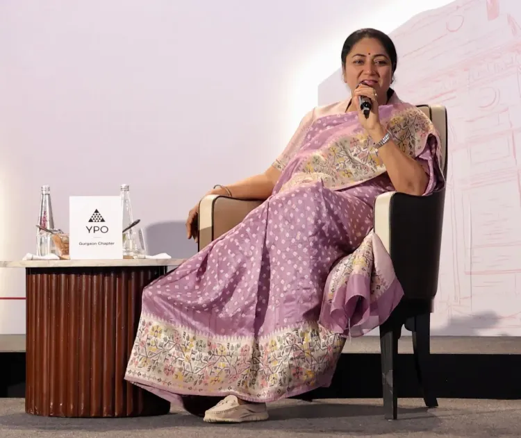 क्या हमारी सरकार की प्राथमिकता सुशासन और पारदर्शिता के साथ विकास को आगे बढ़ाना है?