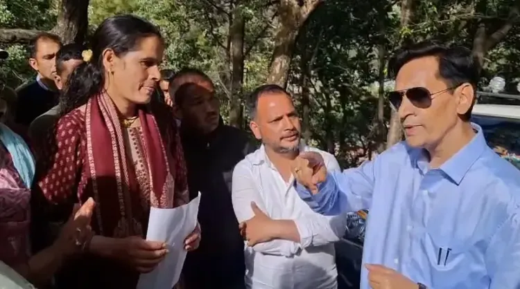 नैनीताल में शराब की दुकान के खिलाफ ग्रामीणों का विरोध, कुमाऊं आयुक्त से मिलकर जताई नाराजगी