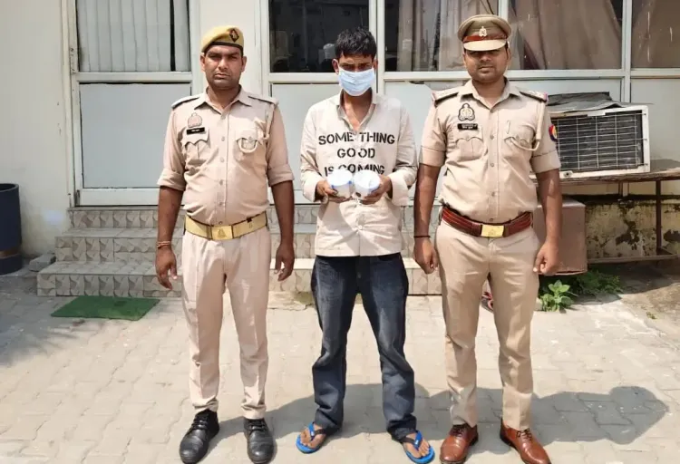 ग्रेटर नोएडा में नशे के खिलाफ कार्रवाई: दादरी पुलिस ने दो तस्कर दबोचे, ₹3.53 लाख की स्मैक जब्त