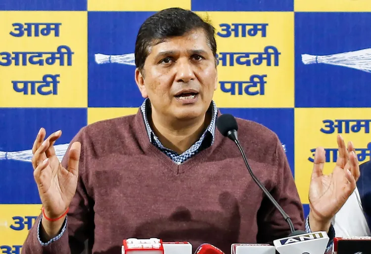 आप की 1 मार्च को जंतर-मंतर पर विशाल जनसभा, नौकरी से निकाले गए कर्मचारियों का समर्थन