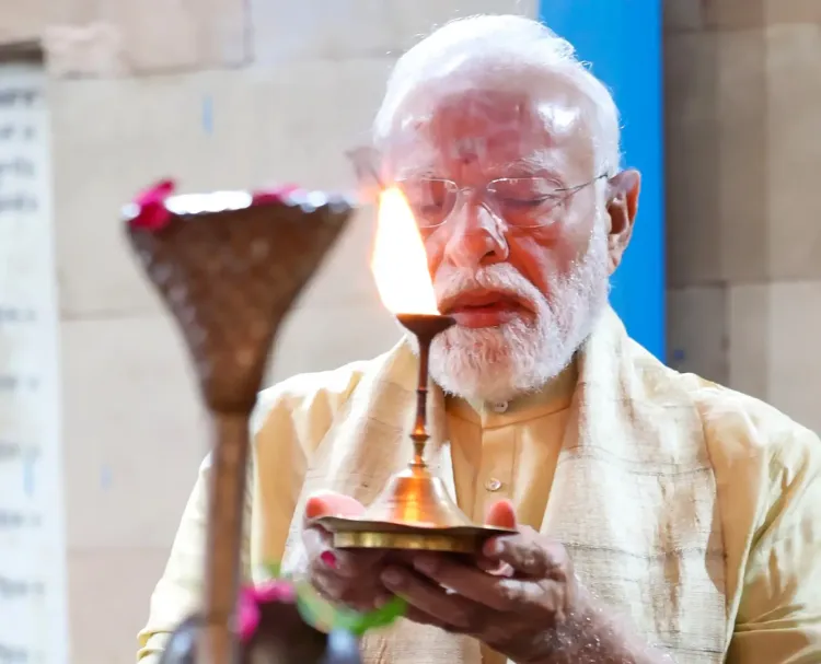 नवरात्रि तृतीया: PM मोदी ने मां चंद्रघंटा की वंदना की, 'छोट्टानिक्कारा भगवती' भजन साझा किया