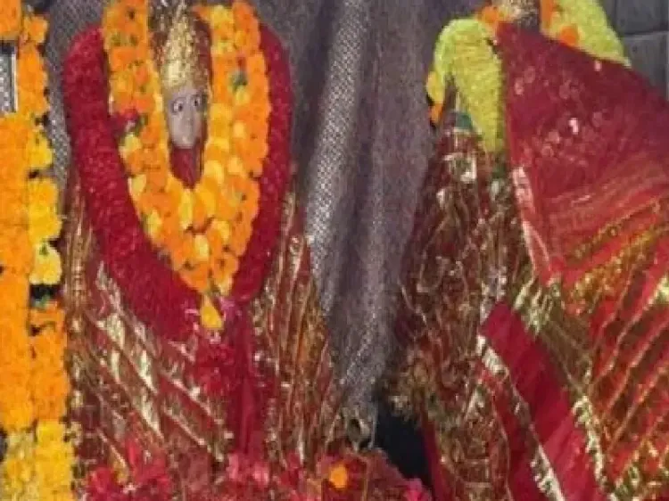 आज भी बलि चढ़ाकर मां तरकुलहा देवी को प्रसन्न करते हैं भक्त, नवरात्रि में होते हैं विशेष अनुष्ठान