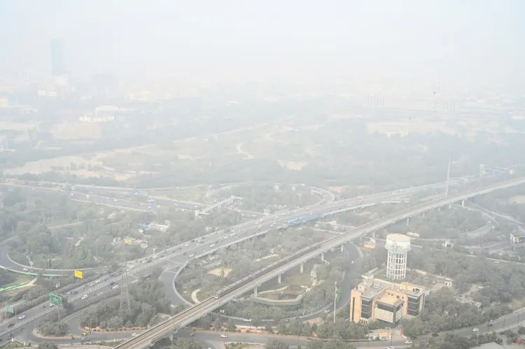 क्या एनसीआर में वायु गुणवत्ता में गिरावट, ठंड और कोहरे ने लोगों की मुश्किलें बढ़ा दी हैं?