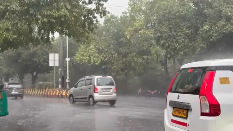 क्या एनसीआर में मौसम ने फिर बदला रुख? नोएडा-गाज़ियाबाद में तेज बारिश से मिली राहत