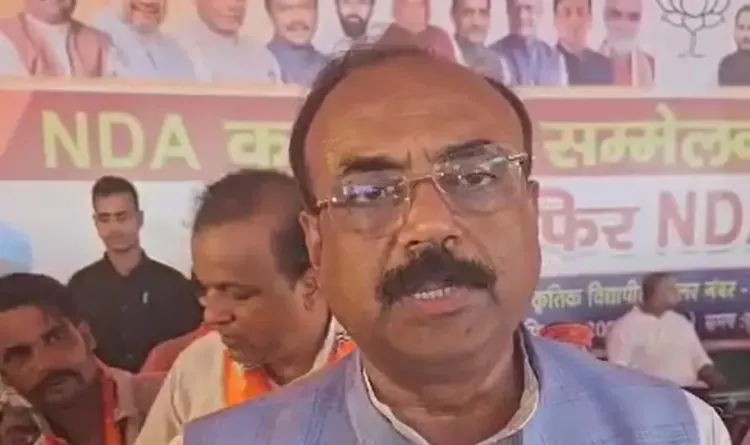 क्या एनडीए कार्यकर्ता सम्मेलन में डबल इंजन सरकार के विकास कार्यों की चर्चा हुई?