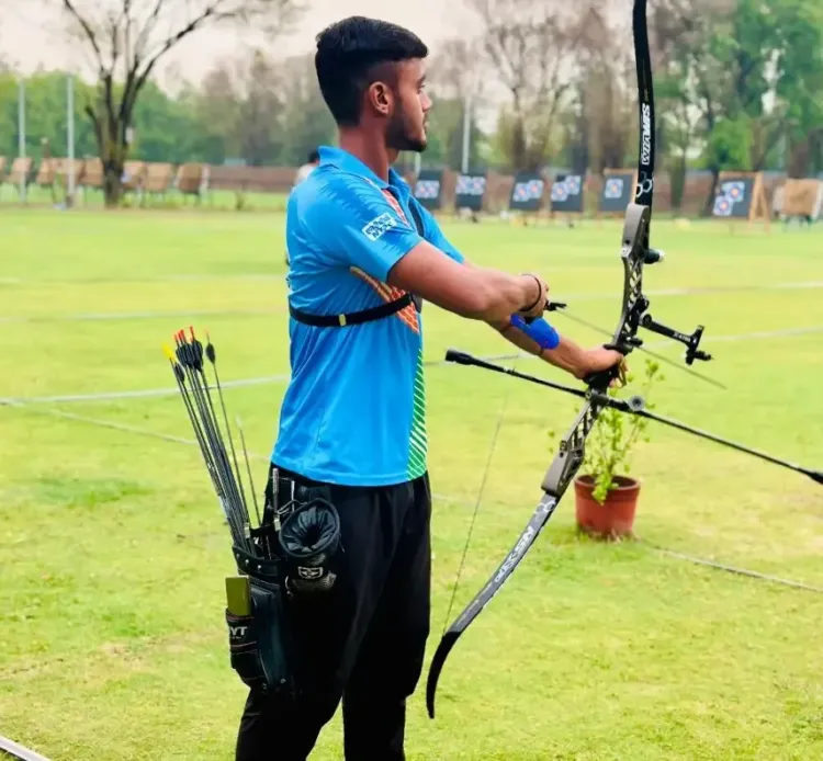 Neeraj Chauhan stuns Kim Je-deok to reach Asian Games recurve QF; Dhiraj advances