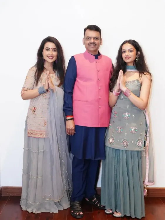 नीट विरोध पर दिविजा फडणवीस की अपील: शिक्षा सुधार का साथ दें, राजनीतिक एजेंडे का नहीं