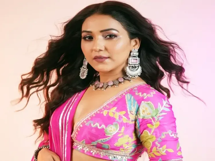 Did Neeti Mohan Seal the Deal with her Vocal Range in ‘Jhamkudi Re Jhamkudi’?