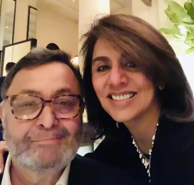 Neetu Kapoor Remembers Rishi Kapoor on Their 47th Engagement Anniversary