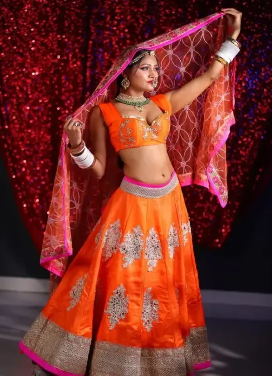 क्या भोजपुरी एक्ट्रेस श्वेता शर्मा ने नेहा कक्कड़ के गाने 'एक तो कम जिंदगानी' पर डांस किया?