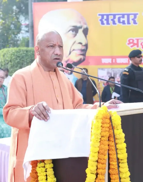 क्या नेहरू ने कश्मीर को विवादित क्षेत्र बना दिया, जिससे देश को उग्रवाद और अलगाववाद की समस्या मिली? : सीएम योगी