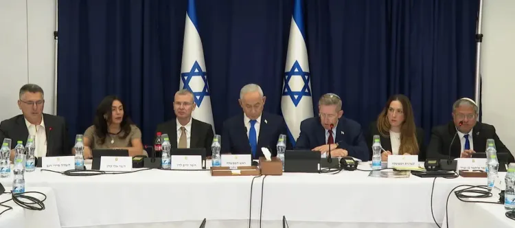 Netanyahu heads to Washington to meet Trump, Iran and ICC top agenda