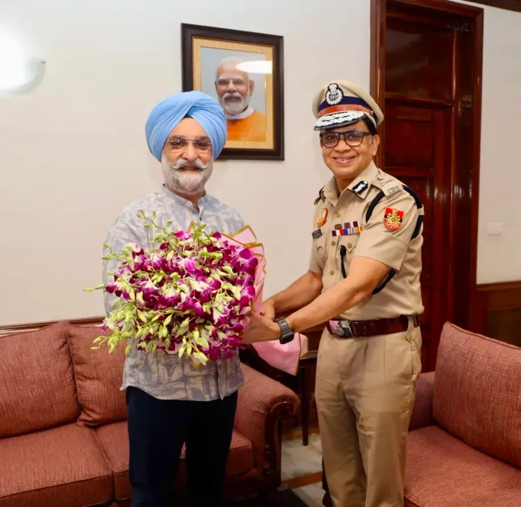 Delhi Police Commissioner Anurag Kumar meets L-G T.S. Sandhu at Lok Niwas