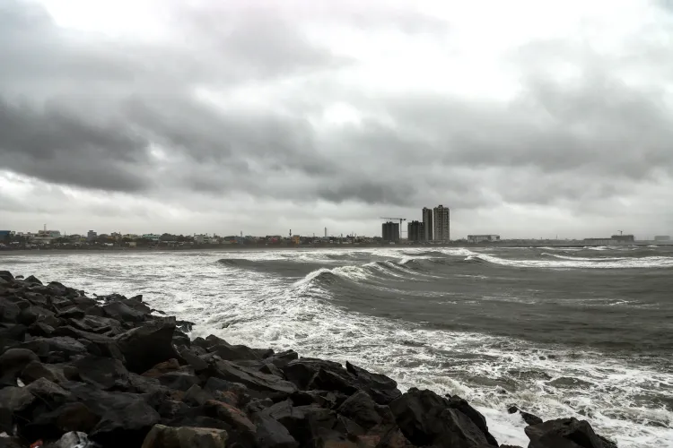 न्यूजीलैंड में चक्रवात वैयानु का संकट, पीएम लक्सन ने नागरिकों से सुरक्षा की अपील की