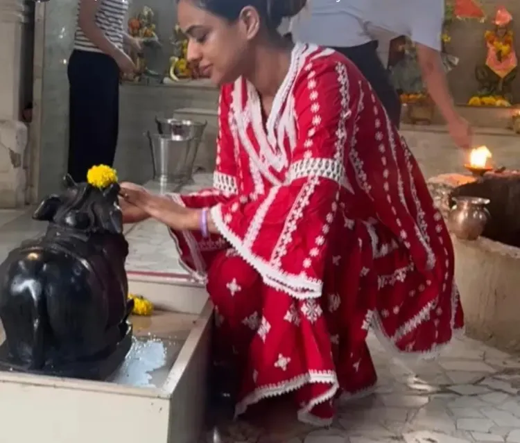 Nia Sharma offers Sawan prayers at Shiva temple on first Monday