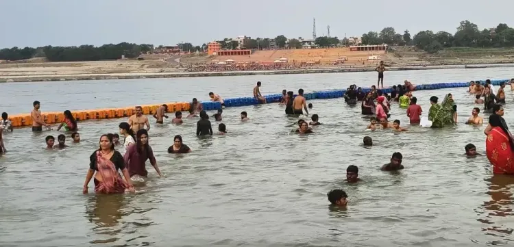 निर्जला एकादशी 2025: त्रिवेणी संगम पर हजारों श्रद्धालुओं ने किया पवित्र स्नान, हरिद्वार में भी उमड़ी भीड़