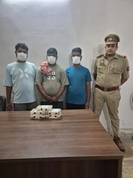 क्या नोएडा में महिलाओं को ठगने वाले गिरोह का पर्दाफाश हुआ?