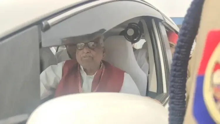 नोएडा में श्रमिकों के प्रदर्शन के बाद राजनीतिक हलचल, सपा और लेफ्ट नेताओं को पुलिस ने रोका