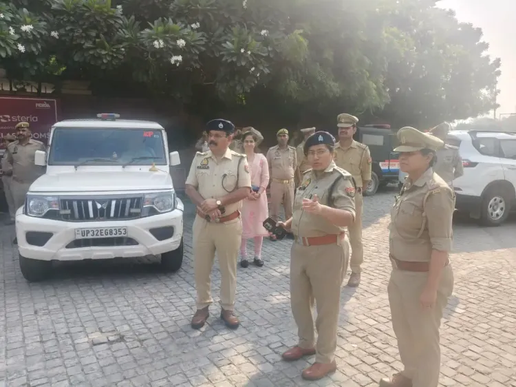 नोएडा मतदान केंद्रों का डीसीपी डॉ. प्रवीण रंजन सिंह ने किया निरीक्षण, पुलिसकर्मियों को सतर्कता के सख्त निर्देश