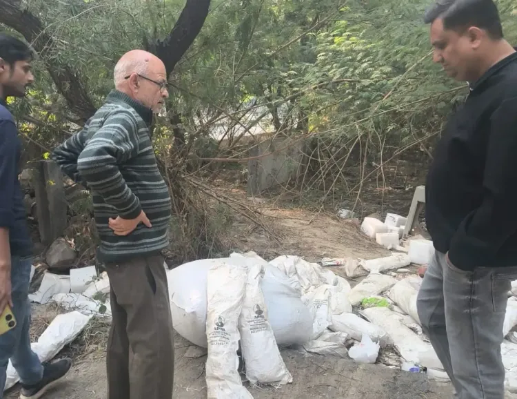 क्या नोएडा में स्वच्छता अभियान को गति मिलेगी? कचरा जलाने पर प्राधिकरण ने लगाया 1 लाख रुपए का जुर्माना