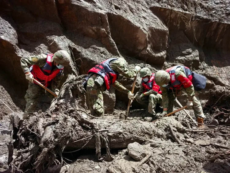 Kim Jong-un sends condolences over Nepal-China Himalayan floods killing 500+