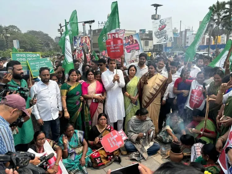 BJD Protests in Odisha Against Soaring LPG and Commodities Prices