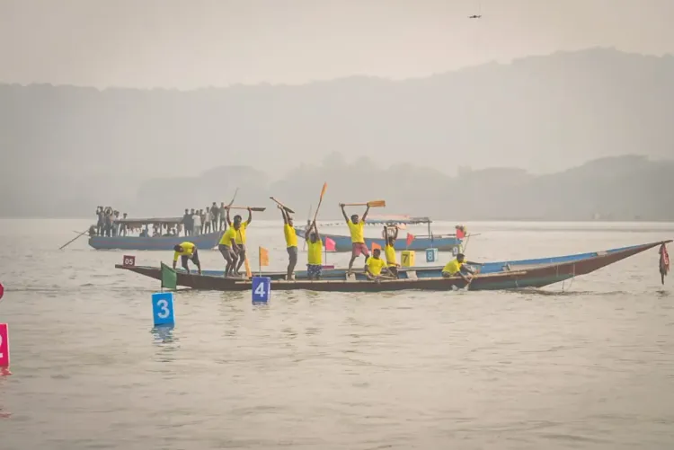 क्या ओडिशा की पहली चिल्का पारंपरिक नौका दौड़ ने बरकुल में उद्घाटन किया?