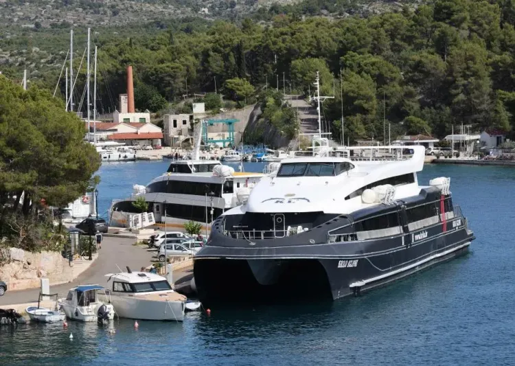 Croatia Adriatic search: One of four missing Portuguese found alive on Krk