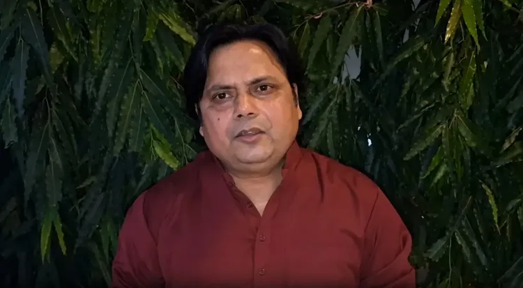 सपा प्रवक्ता का दावा: भाजपा के दबाव में बोलते हैं ओपी राजभर, बेटे ने माँगा था सुभासपा का सपा में विलय