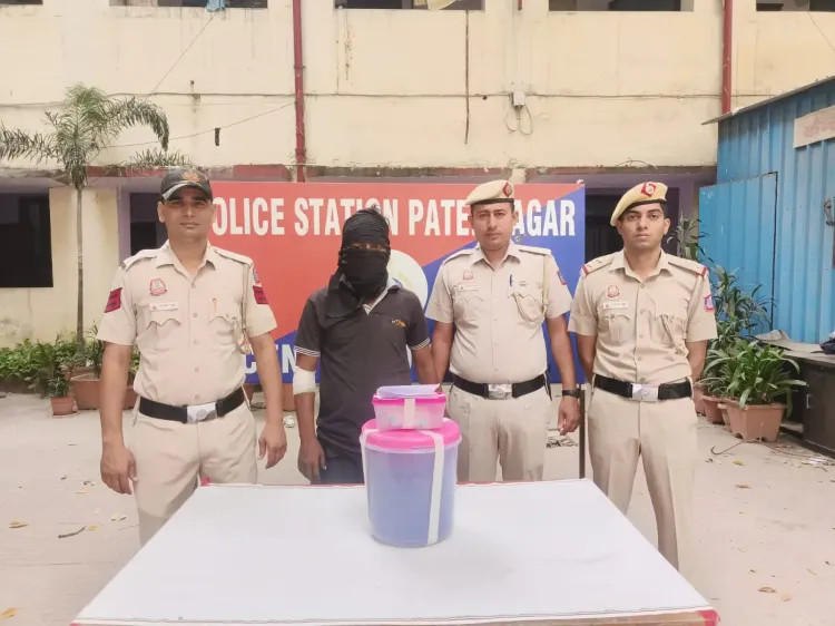 ऑपरेशन कवच: दिल्ली पुलिस ने 22 मामलों के वांछित अपराधी को 1.38 किलो गांजे सहित पकड़ा