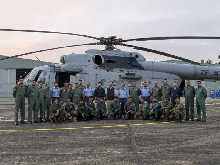 क्या भारतीय वायुसेना ने श्रीलंका के लिए हेलीकॉप्टर भेजे हैं?