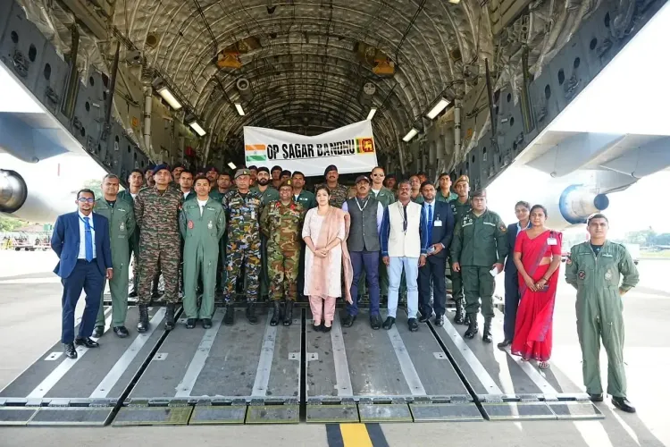 क्या ऑपरेशन 'सागर बंधु' श्रीलंका में तबाही के बीच भारतीय सेना की मदद कर रहा है?