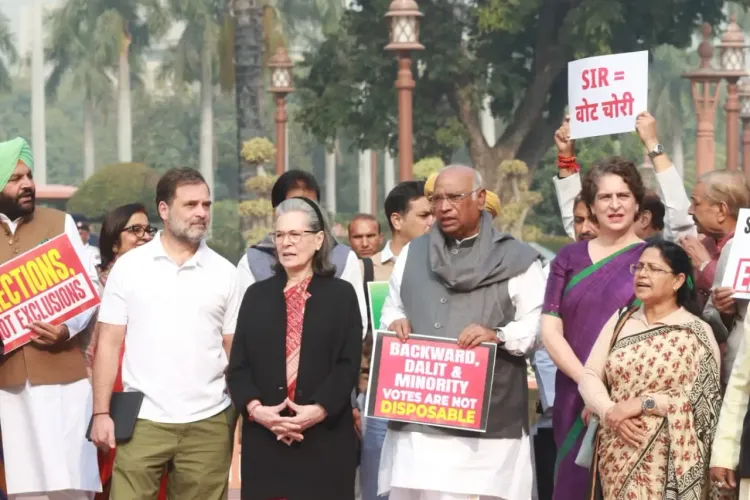 Why is the Opposition Protesting in Parliament? Rahul and Priyanka Take the Lead on SIR Issues