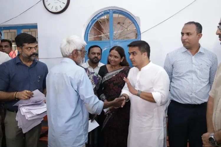 Surat flood relief: Over 2,500 families get ₹6,800 each in Bhatar