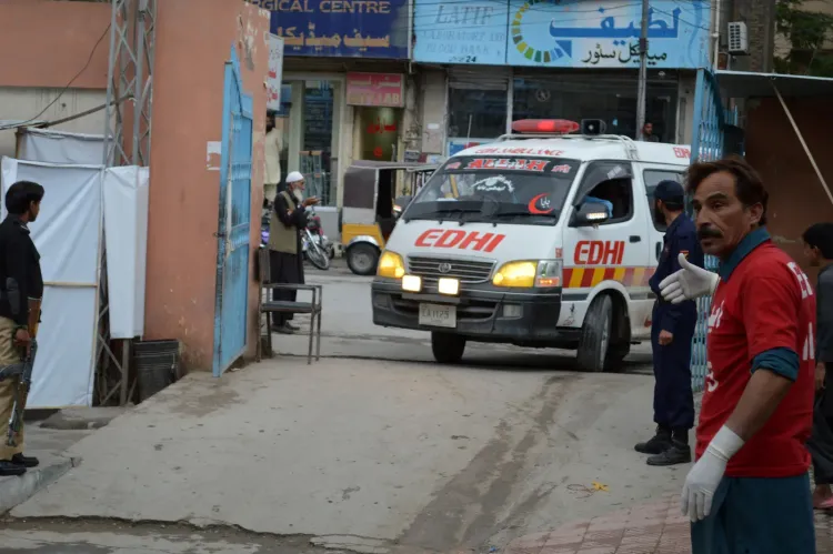 Acid attack on Quetta doctor fuels outcry over Pakistan's unregulated acid sales